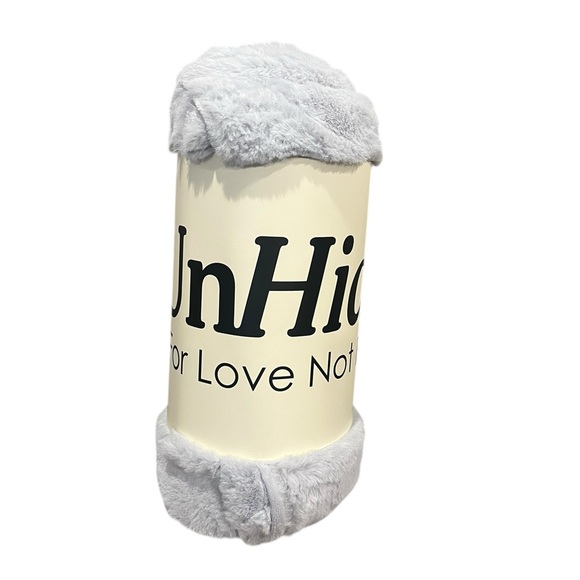 UnHide For Love Not Fur Silver Lil' Marshmallow Blanket 50"x 60" NEW - Picture 2 of 8